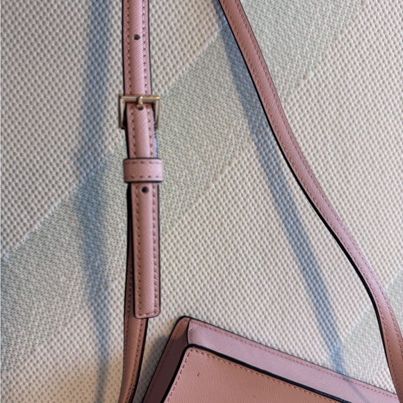 Kate Spade Pastel Pink Crossbody with Gold Accents - Picture 8 of 9